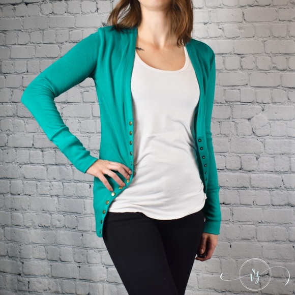 Peacock Button Up Cardigan - Picture 3 of 5